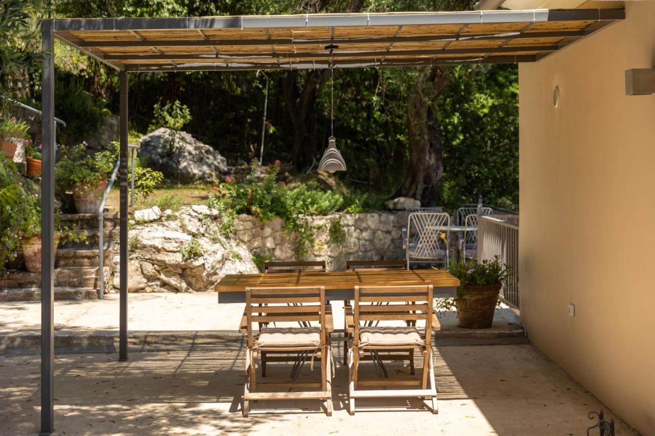 Paleokastritsa Red Gate Flat Apartment Bagian luar foto